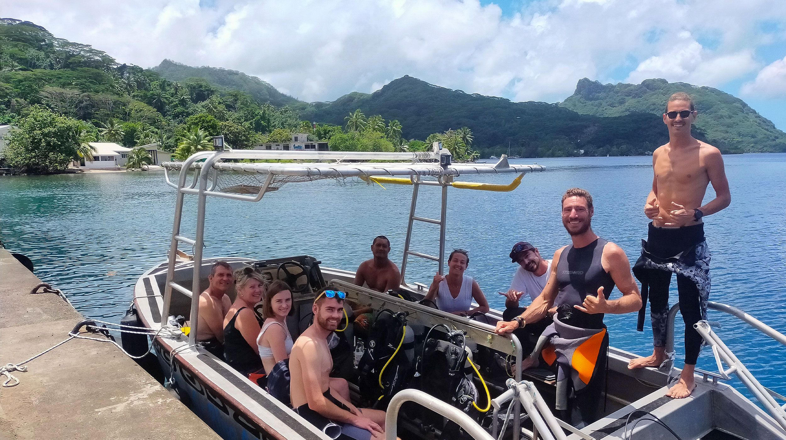 bateau pacific blue adventure plongée huahine